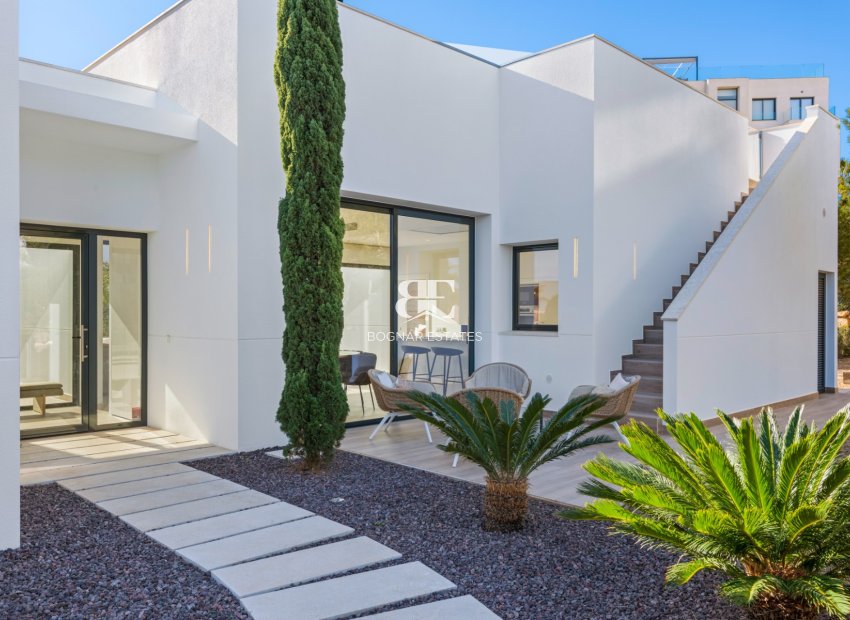 Resale - Villa -
Las Colinas Golf Resort - Las Colinas golf