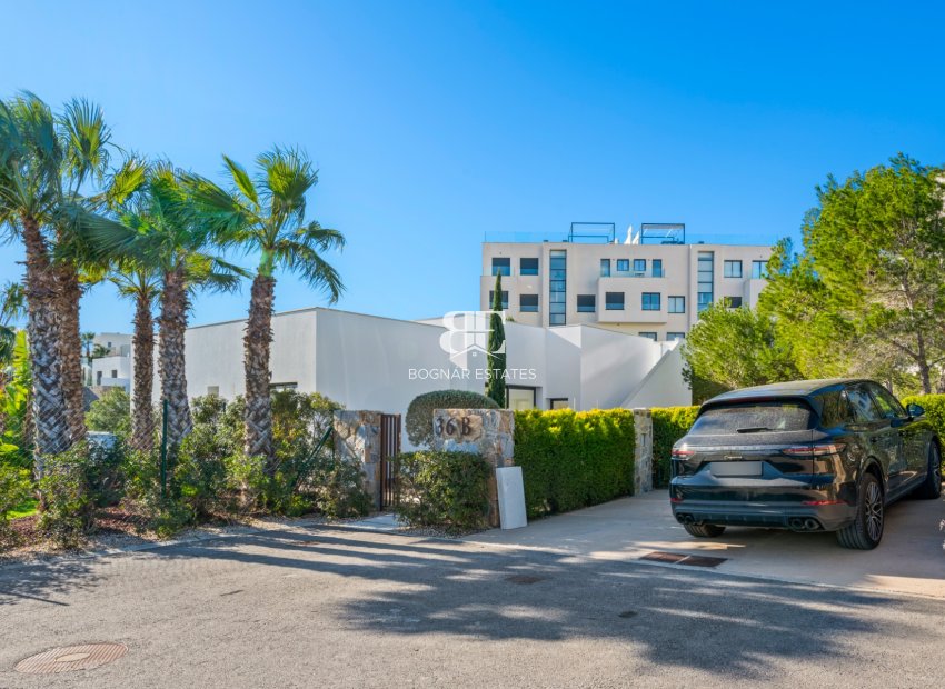 Resale - Villa -
Las Colinas Golf Resort - Las Colinas golf