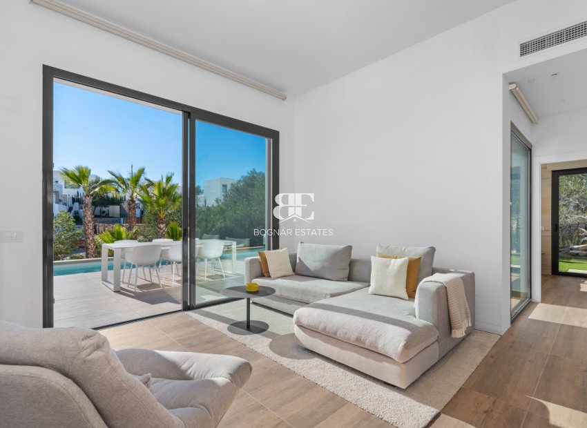 Resale - Villa -
Las Colinas Golf Resort - Las Colinas golf