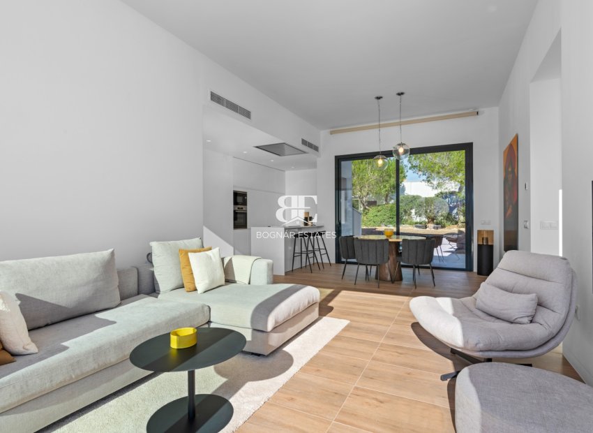 Resale - Villa -
Las Colinas Golf Resort - Las Colinas golf