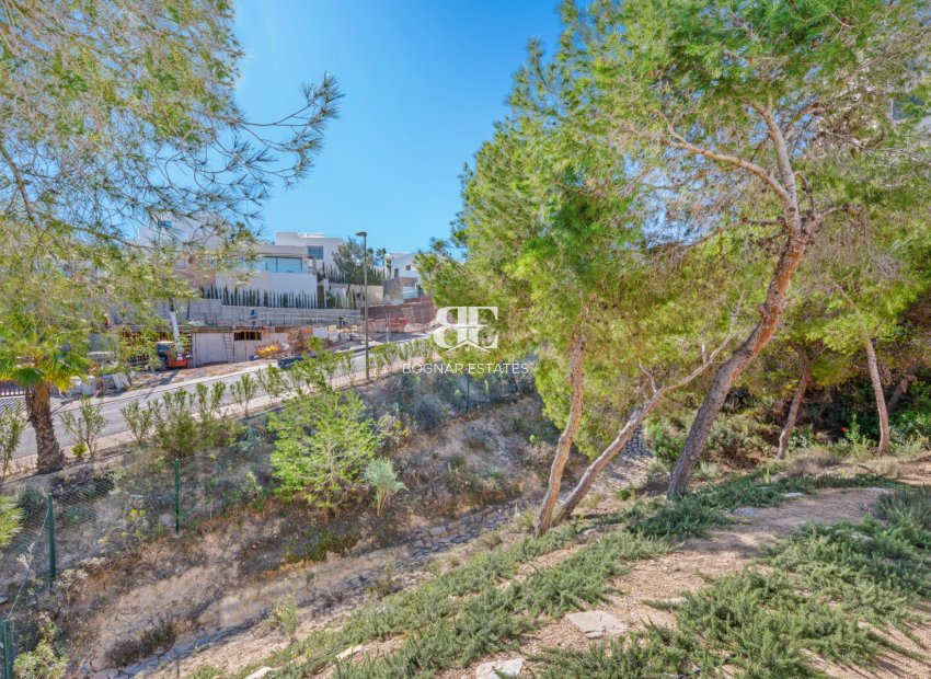 Resale - Villa -
Las Colinas Golf Resort - Las Colinas golf