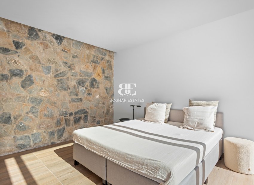 Resale - Villa -
Las Colinas Golf Resort - Las Colinas golf