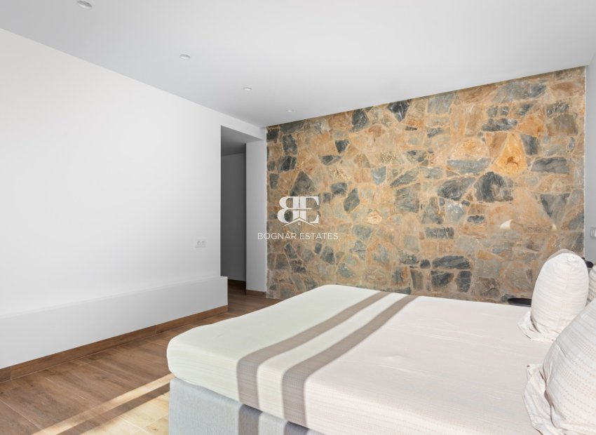Resale - Villa -
Las Colinas Golf Resort - Las Colinas golf