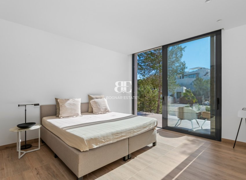 Resale - Villa -
Las Colinas Golf Resort - Las Colinas golf