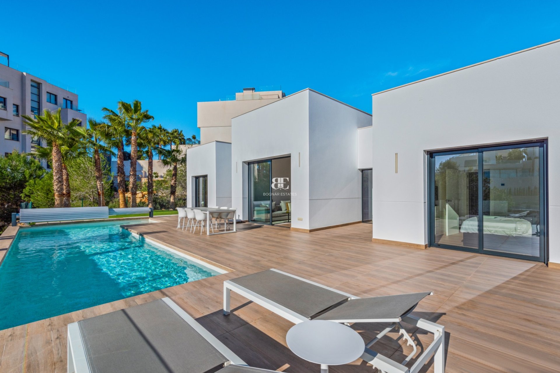 Resale - Villa -
Las Colinas Golf Resort - Las Colinas golf