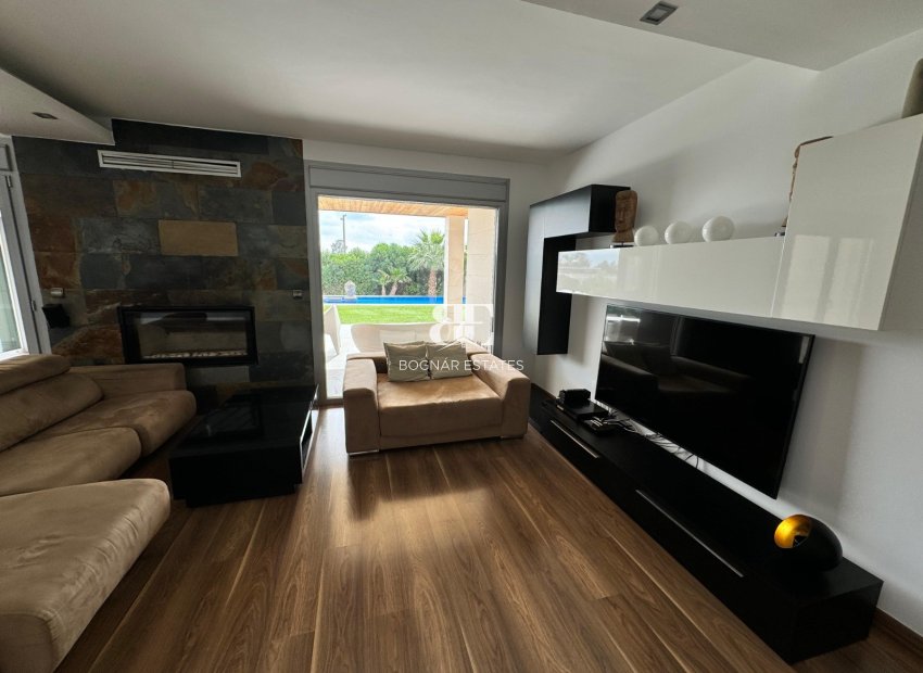 Resale - Villa -
Lorca - El Campillo