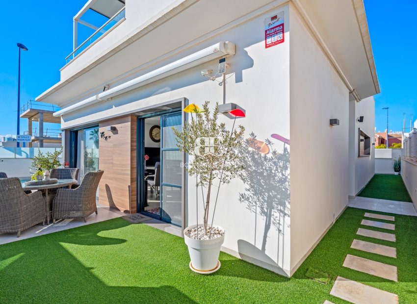 Resale - Villa -
Los Alcazares - Euroroda