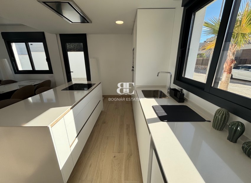 Resale - Villa -
Los Alcazares - Roda