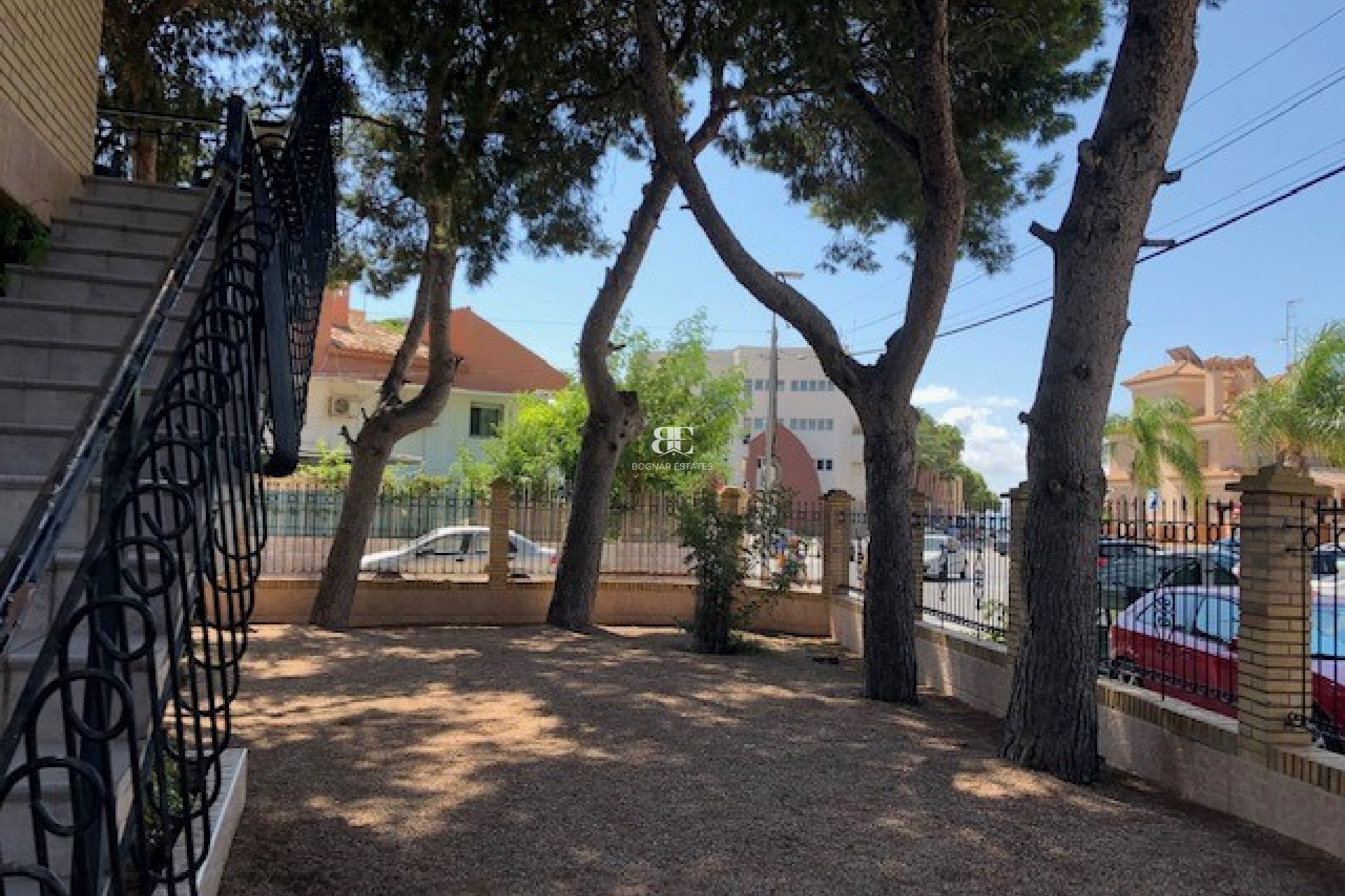 Resale - Villa -
Los Alcazares