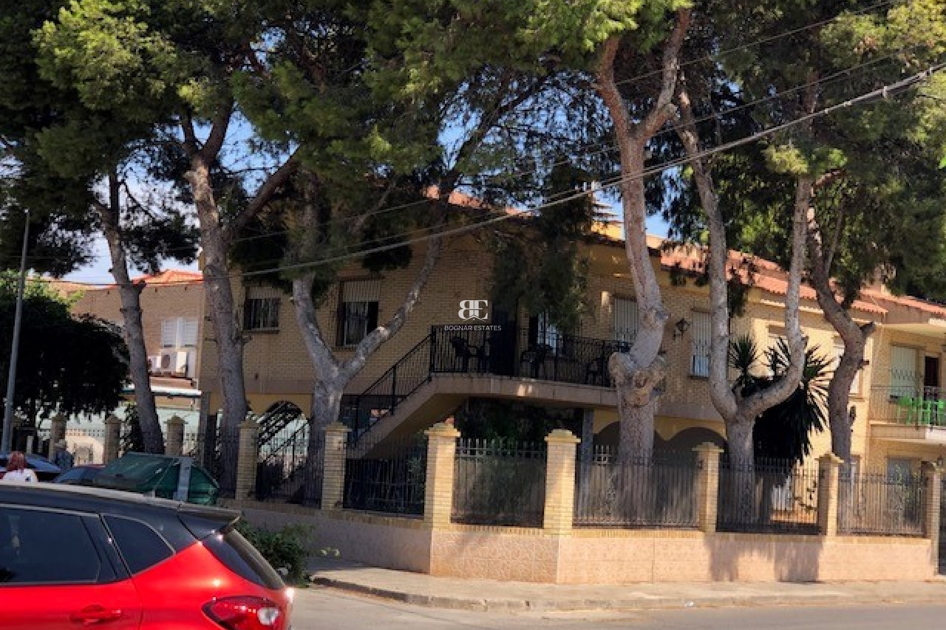 Resale - Villa -
Los Alcazares