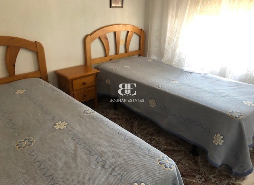 Resale - Villa -
Los Alcazares