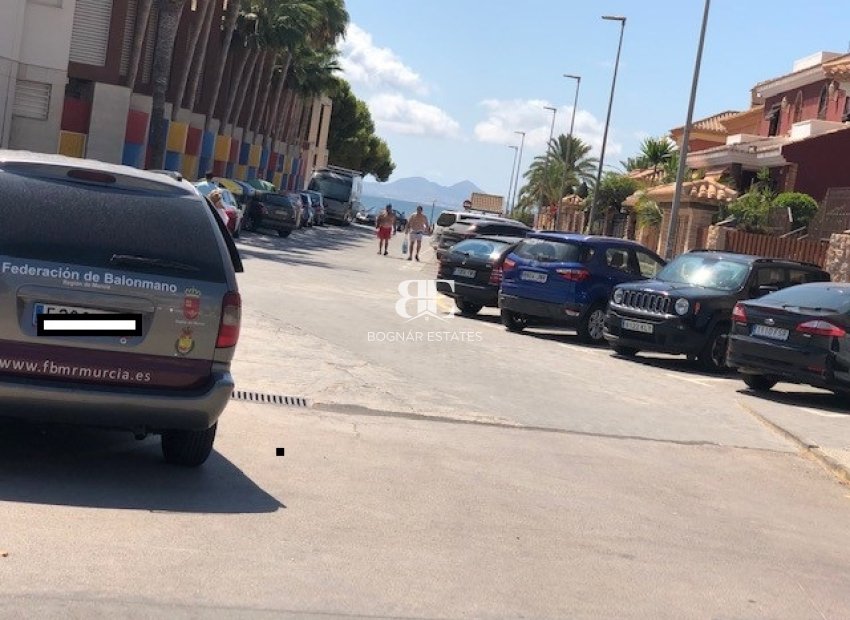 Resale - Villa -
Los Alcazares