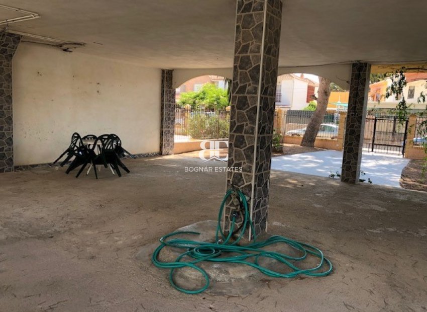 Resale - Villa -
Los Alcazares