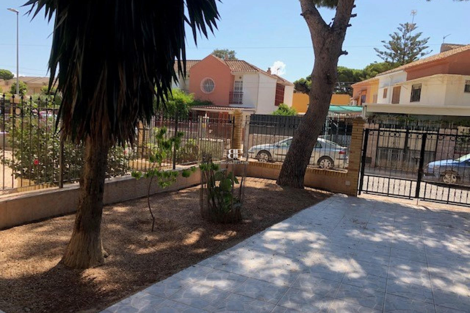 Resale - Villa -
Los Alcazares