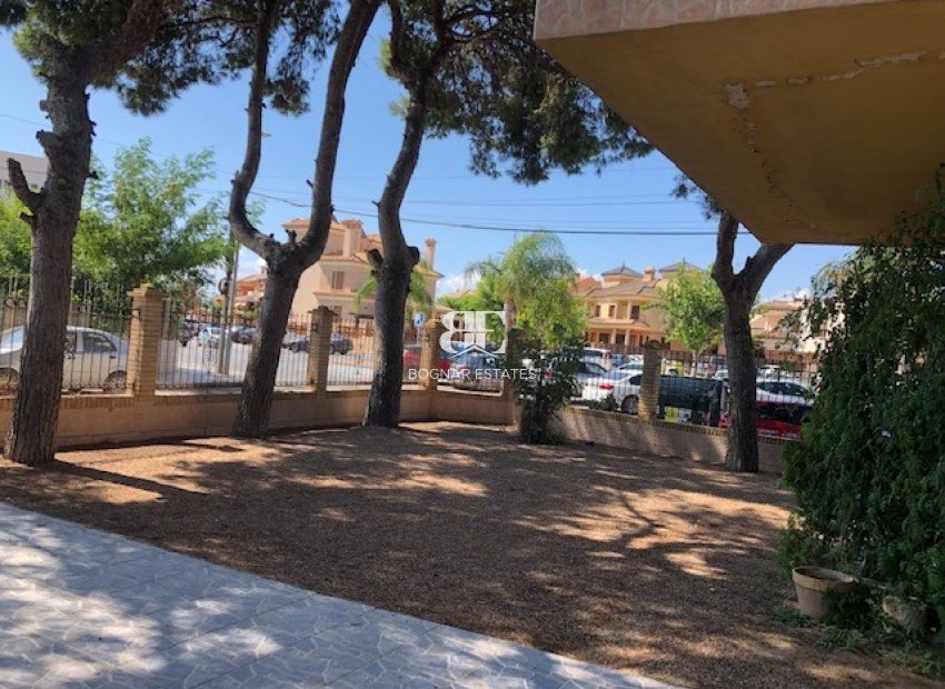 Resale - Villa -
Los Alcazares