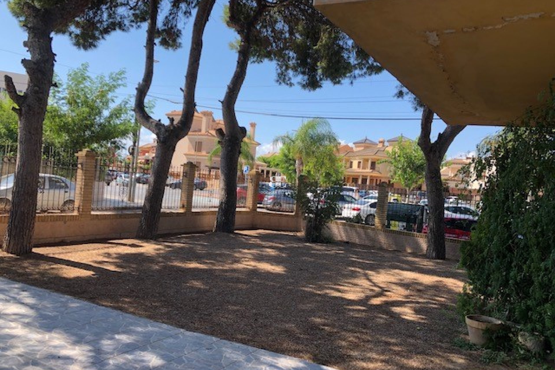 Resale - Villa -
Los Alcazares