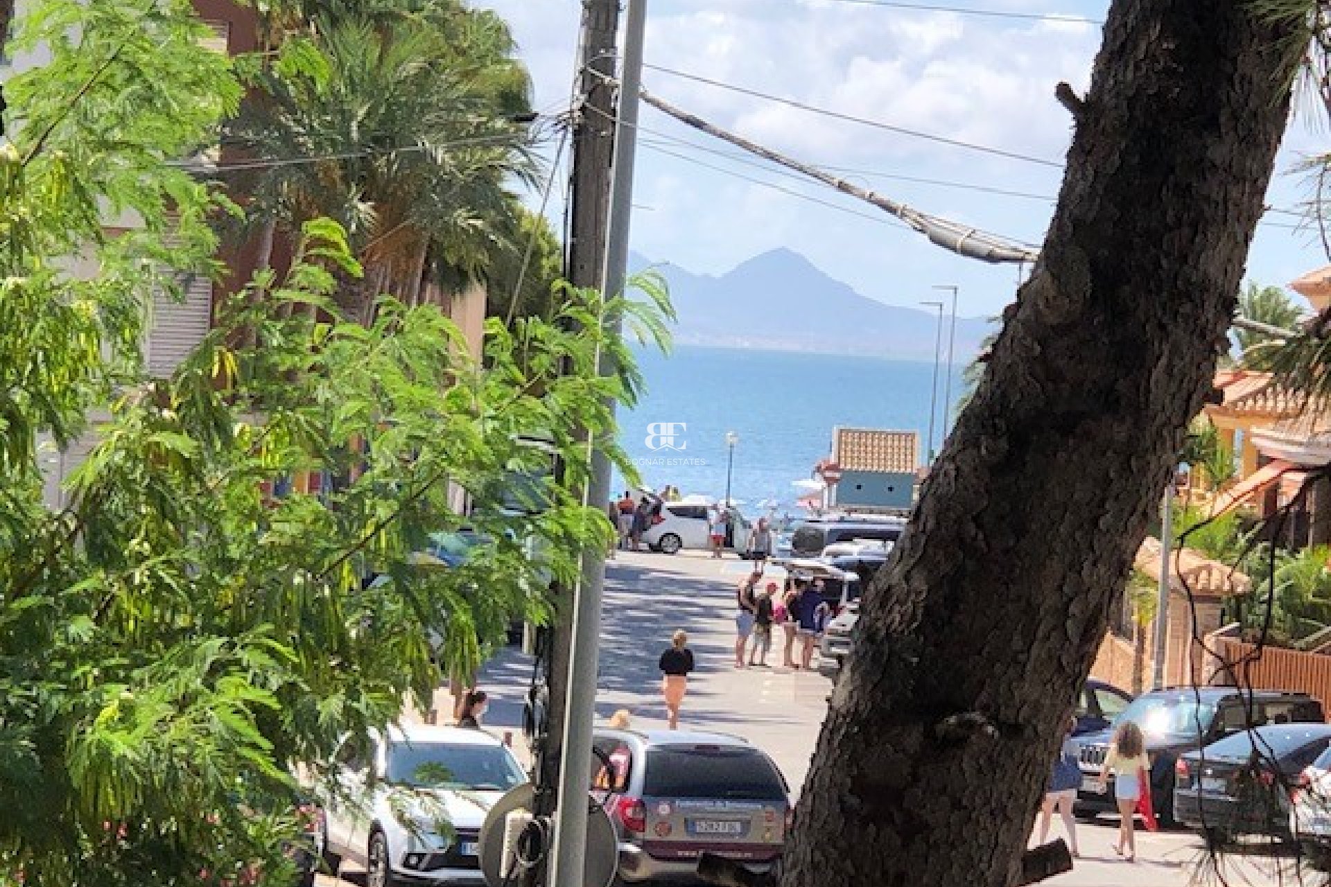 Resale - Villa -
Los Alcazares