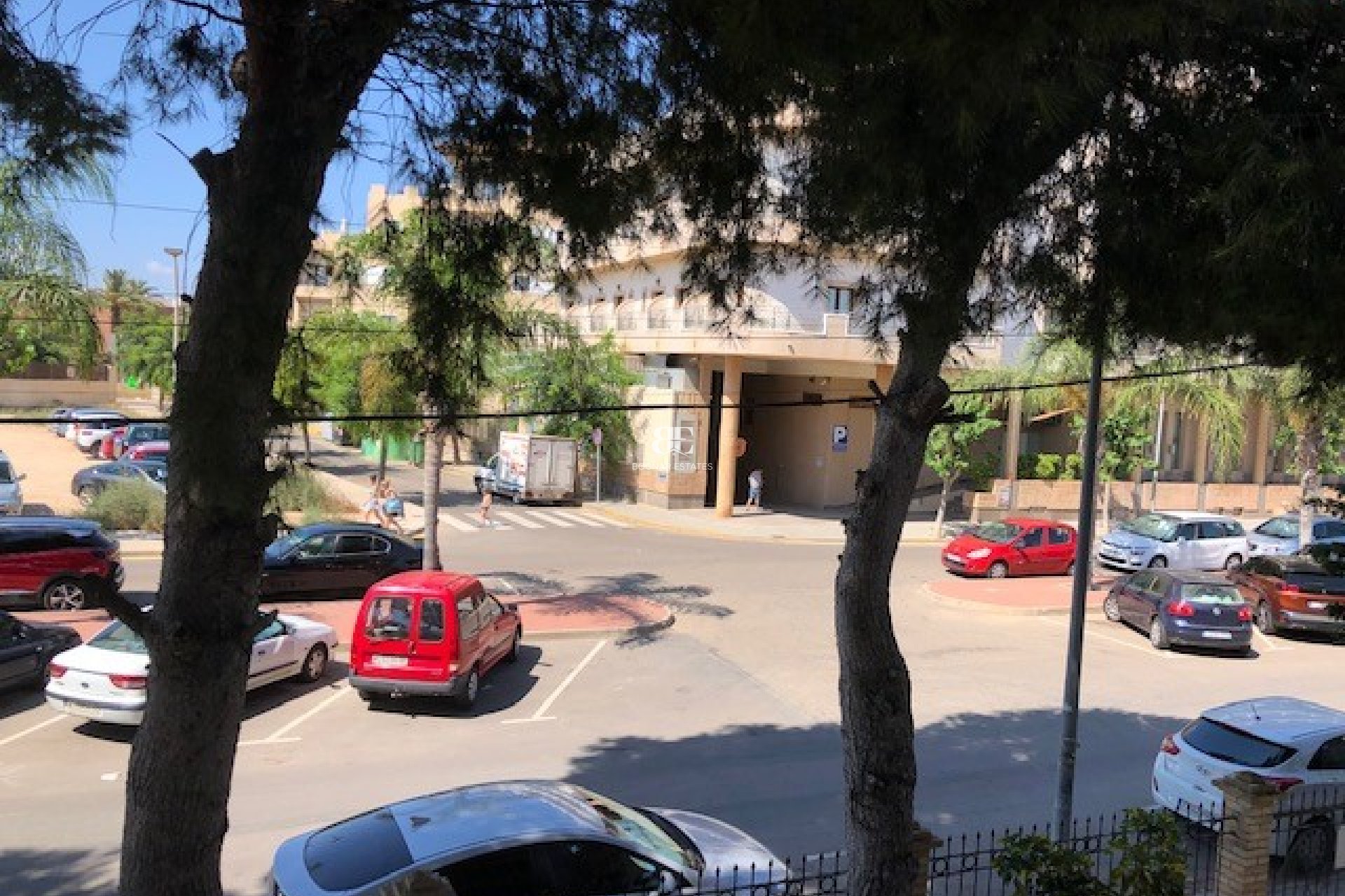 Resale - Villa -
Los Alcazares