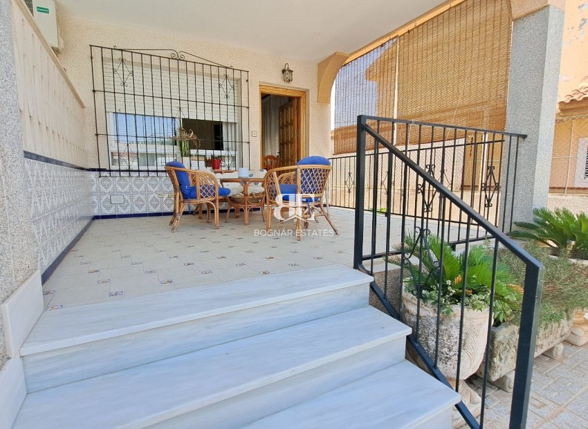 Resale - Villa -
Los Alcazares