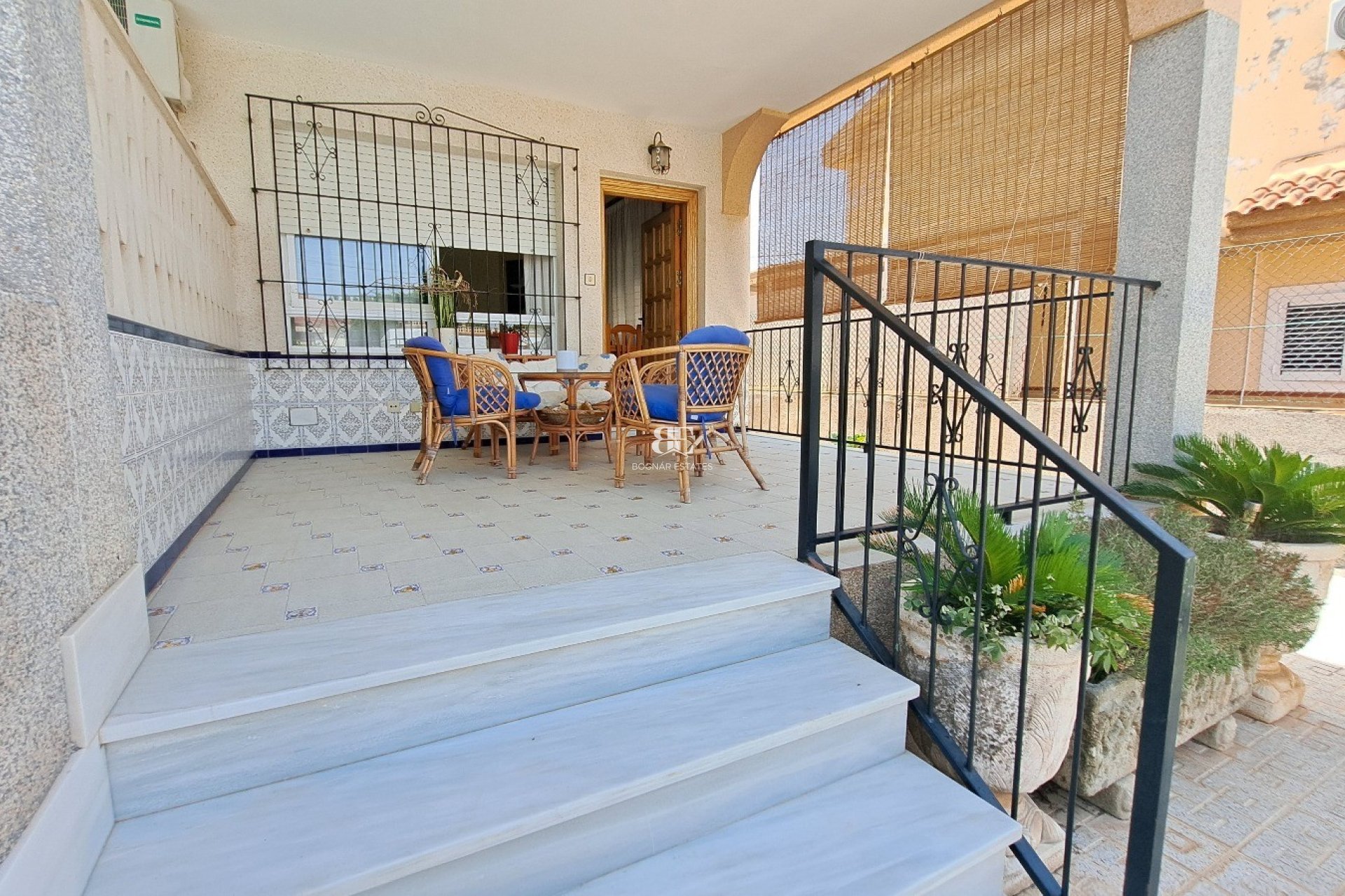 Resale - Villa -
Los Alcazares