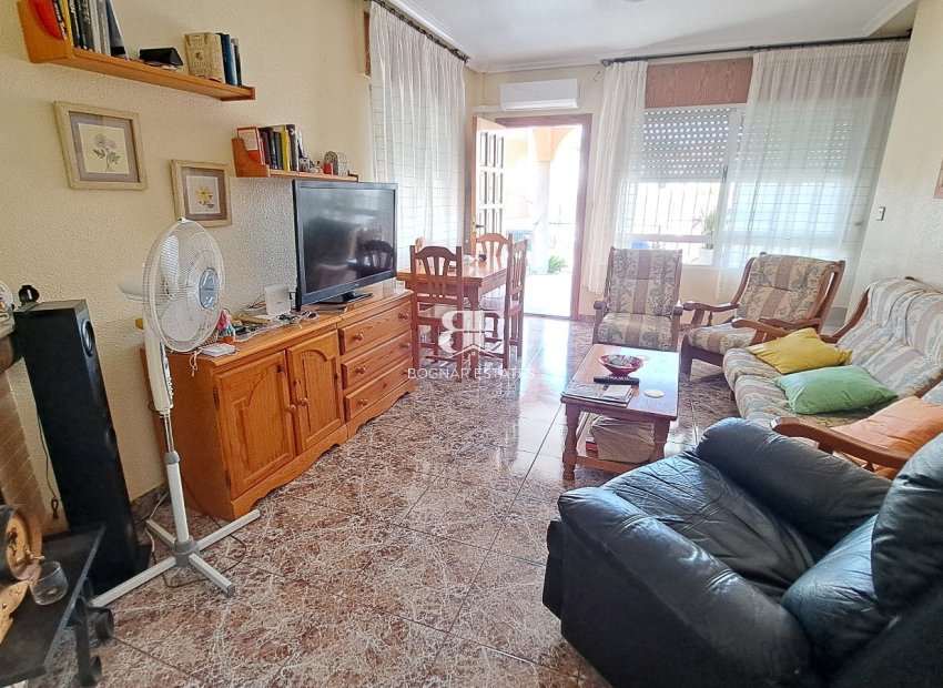 Resale - Villa -
Los Alcazares