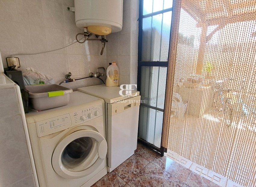 Resale - Villa -
Los Alcazares