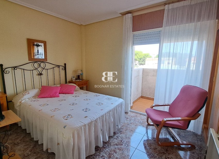 Resale - Villa -
Los Alcazares