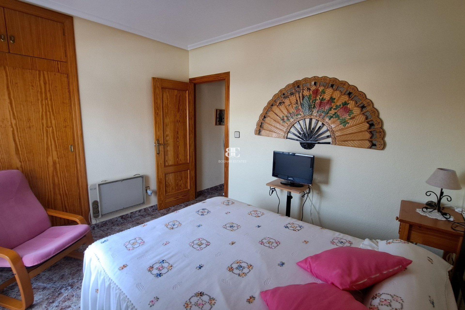 Resale - Villa -
Los Alcazares