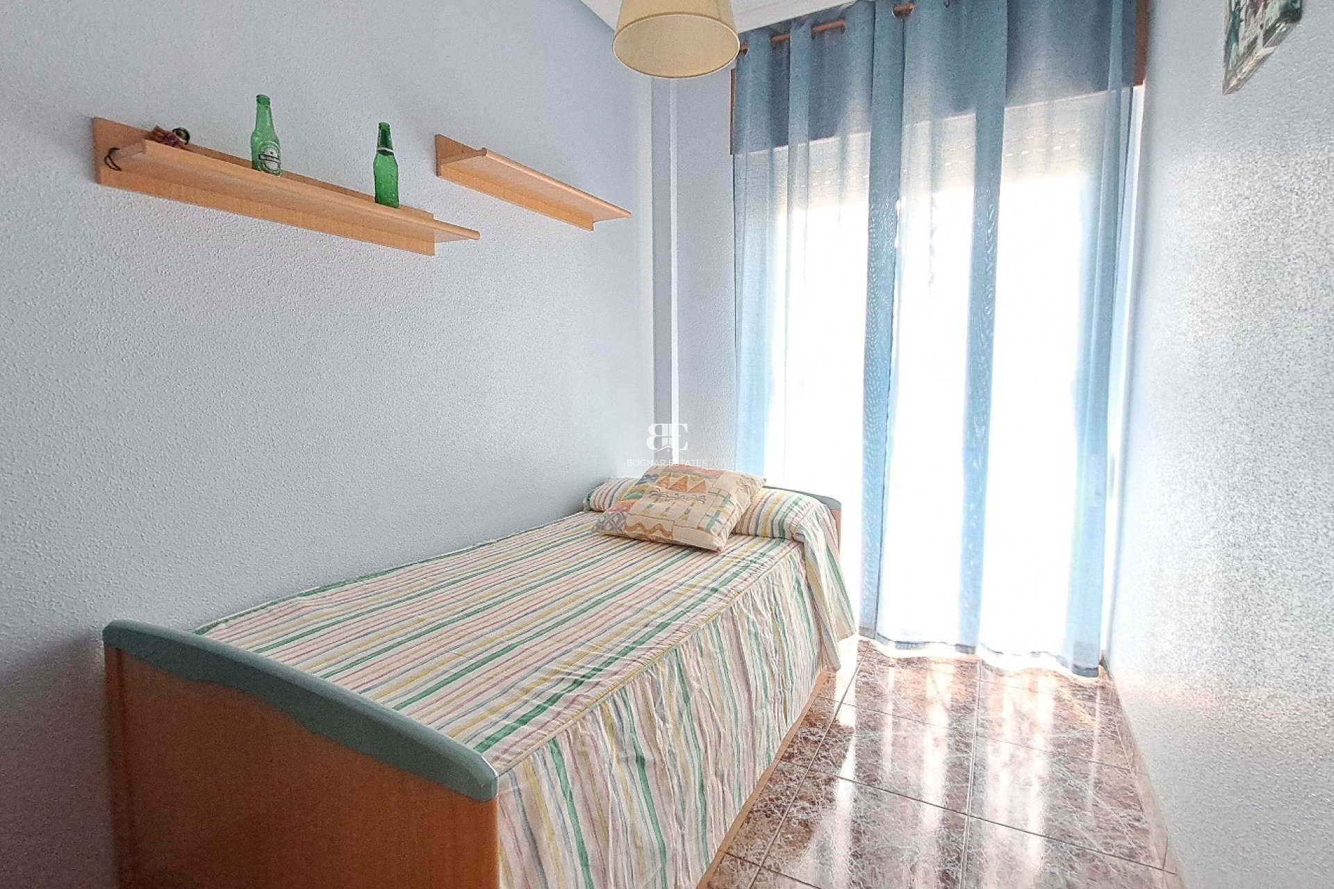 Resale - Villa -
Los Alcazares