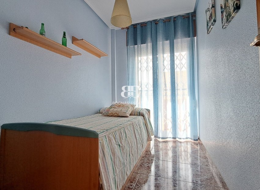 Resale - Villa -
Los Alcazares