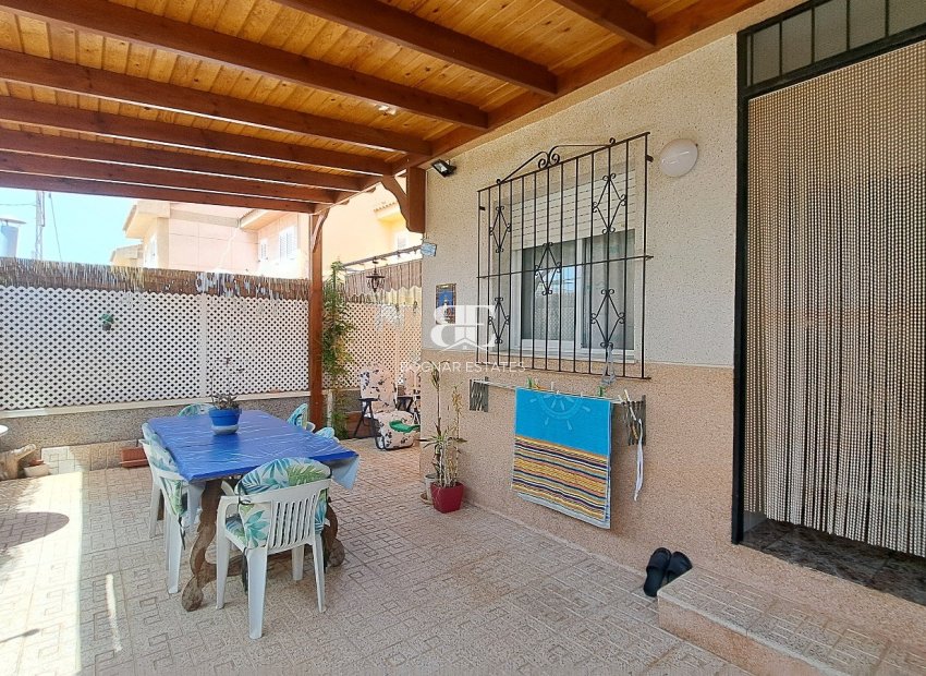 Resale - Villa -
Los Alcazares