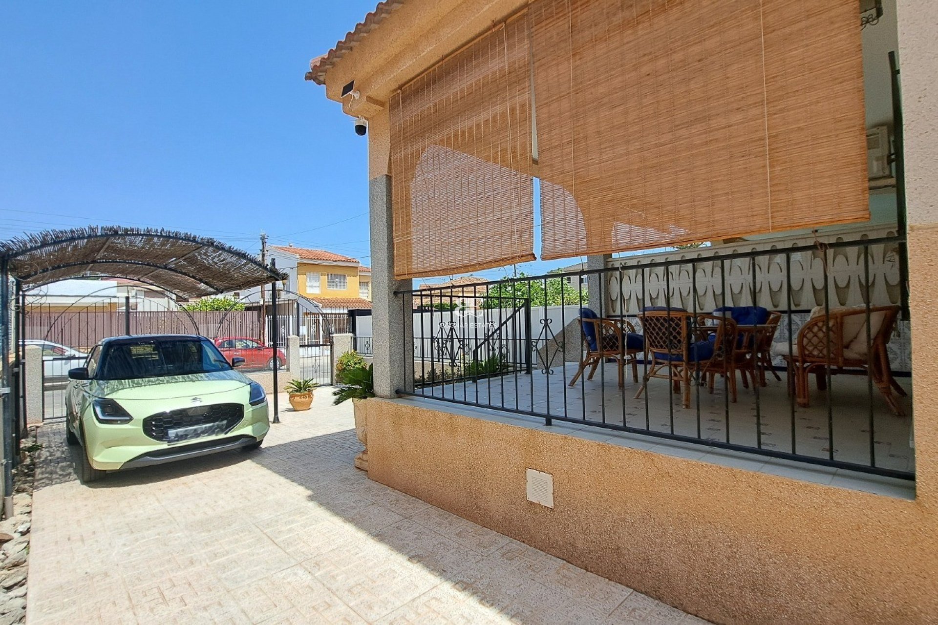 Resale - Villa -
Los Alcazares