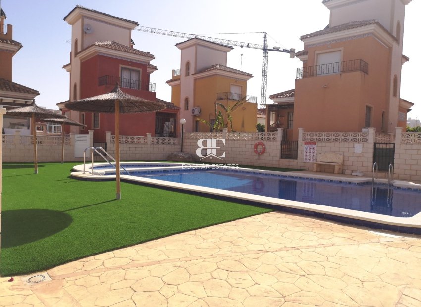 Resale - Villa -
Los Montesinos - La Herrada