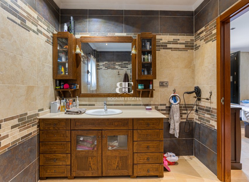 Resale - Villa -
Los Montesinos - La Herrada