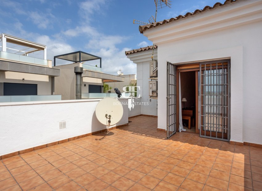 Resale - Villa -
Los Montesinos - La Herrada