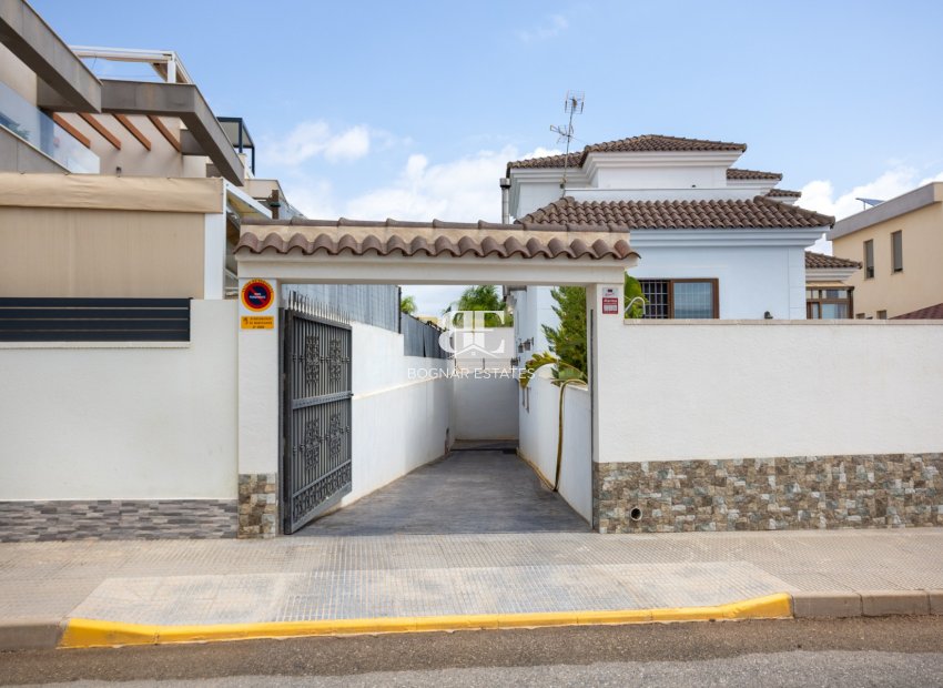 Resale - Villa -
Los Montesinos - La Herrada