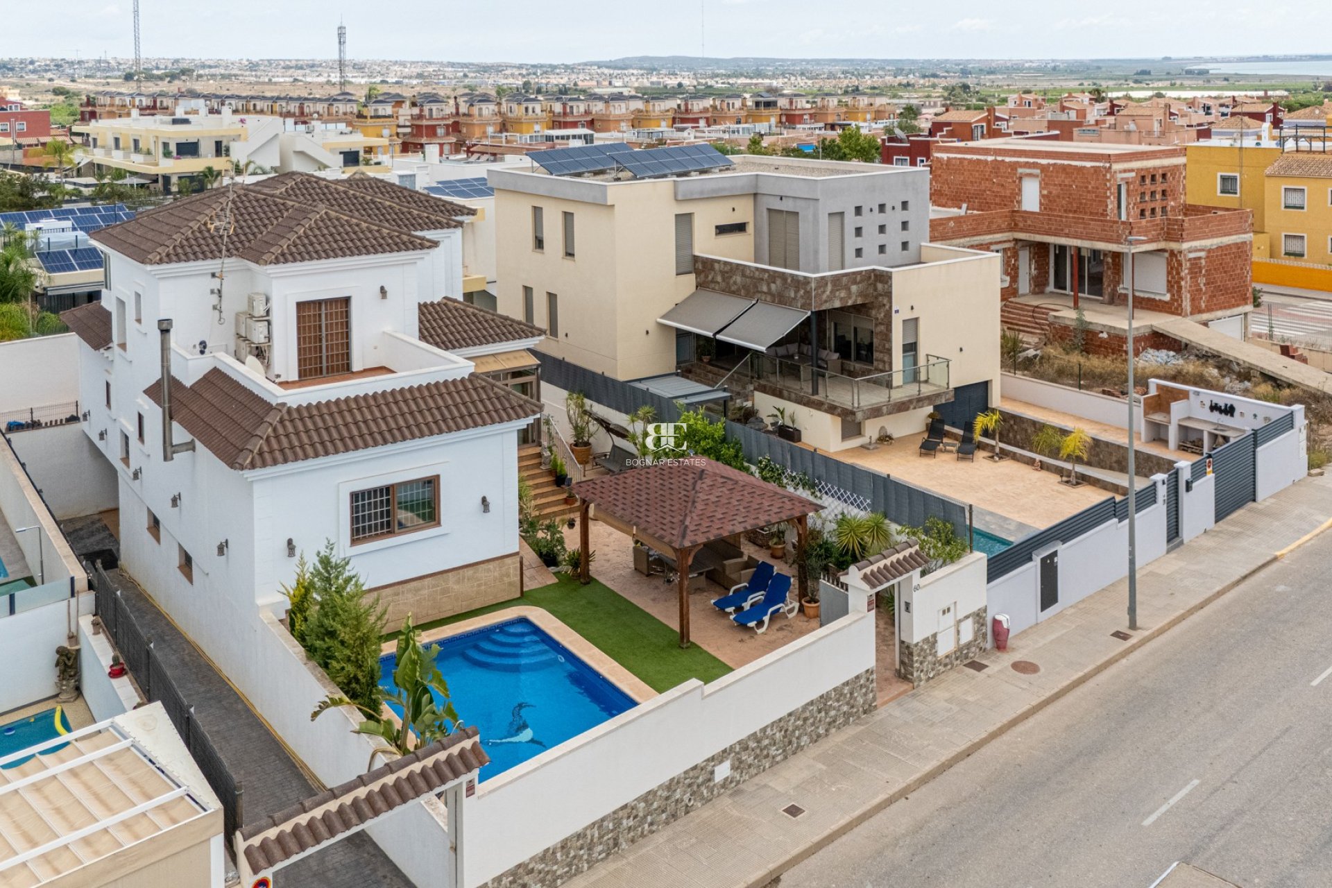 Resale - Villa -
Los Montesinos - La Herrada