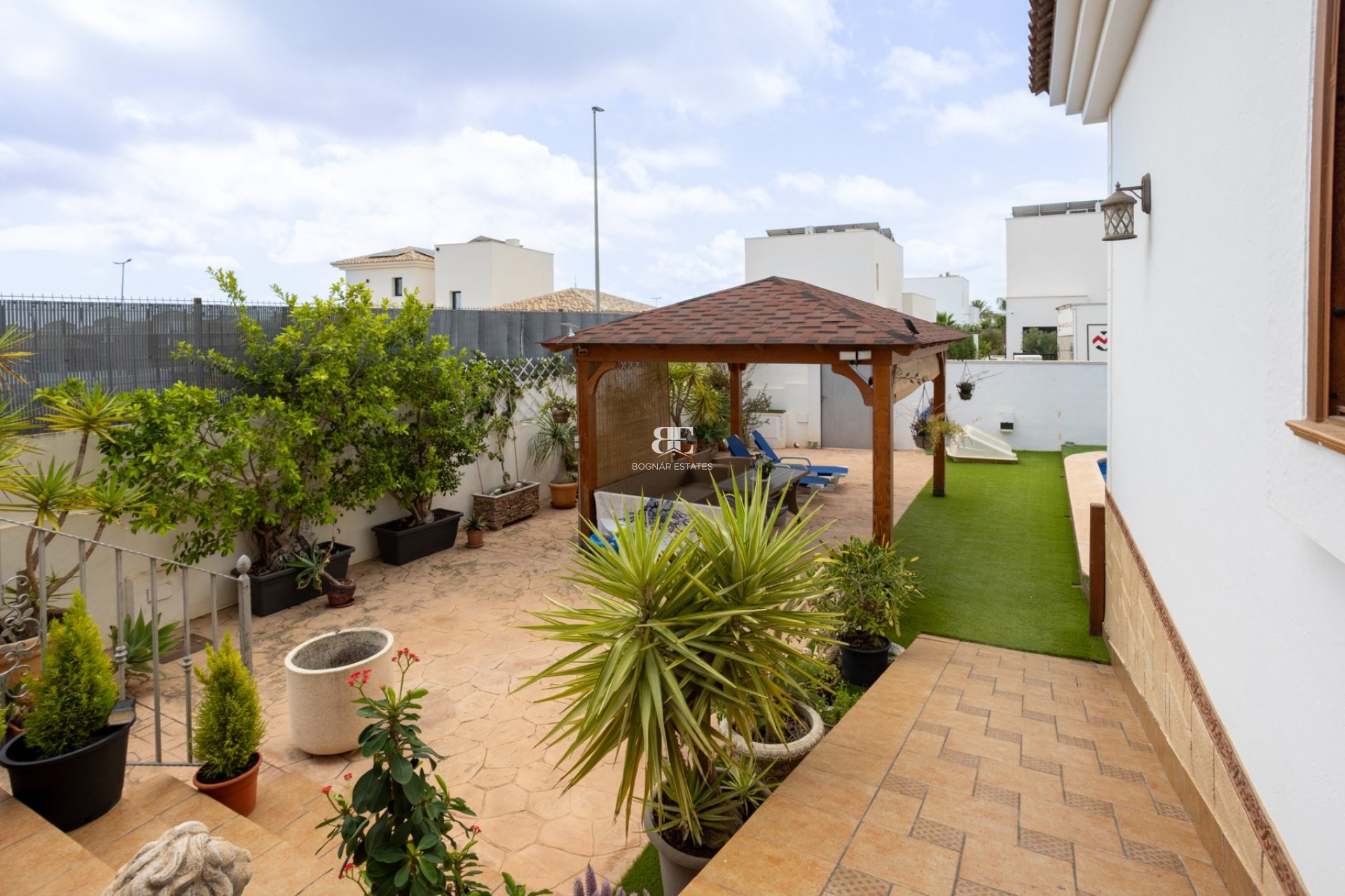Resale - Villa -
Los Montesinos - La Herrada