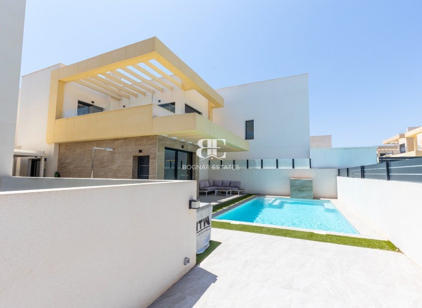 Resale - Villa -
Los Montesinos - La Herrada