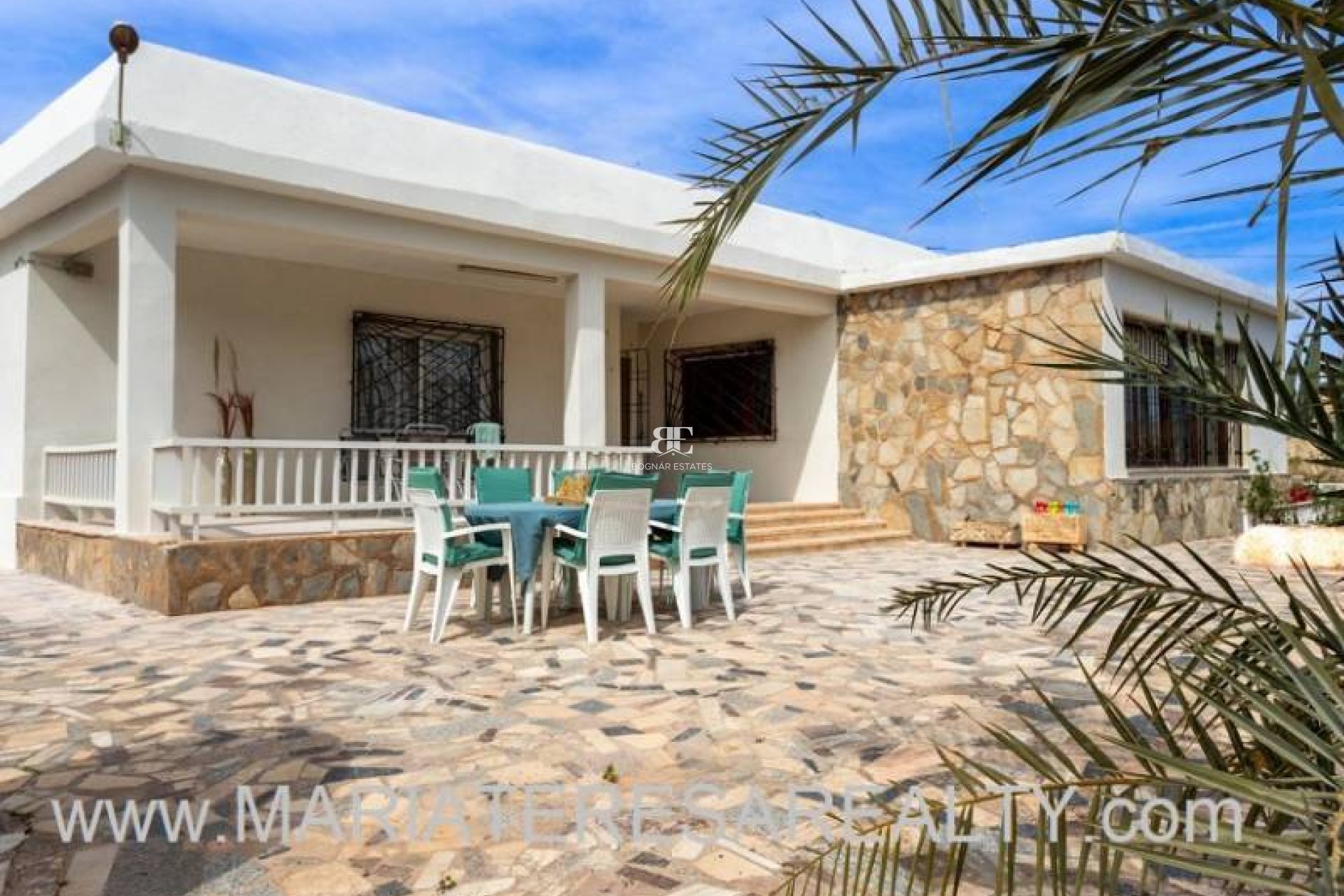 Resale - Villa -
Los Urrutias - Center