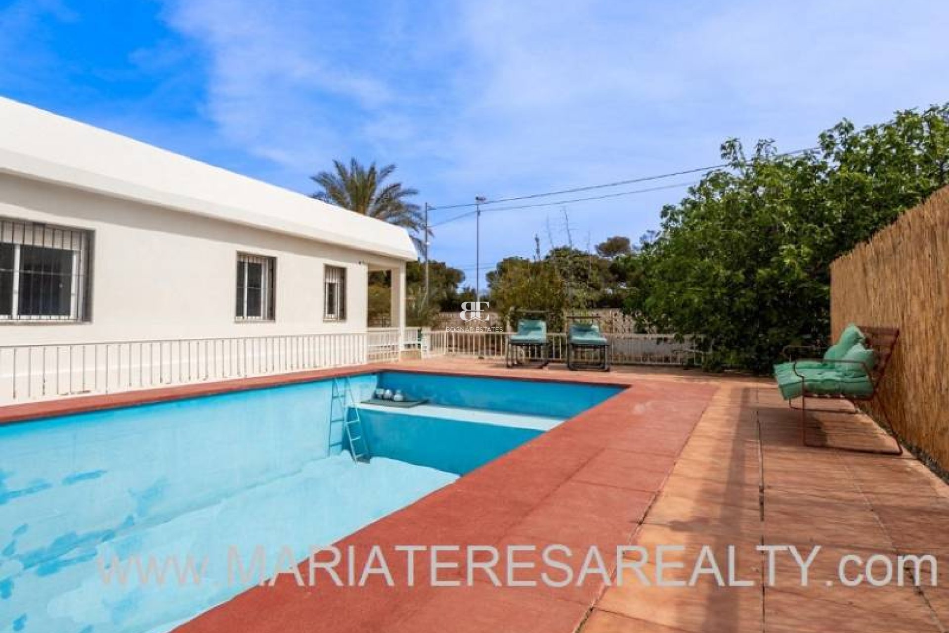 Resale - Villa -
Los Urrutias - Center