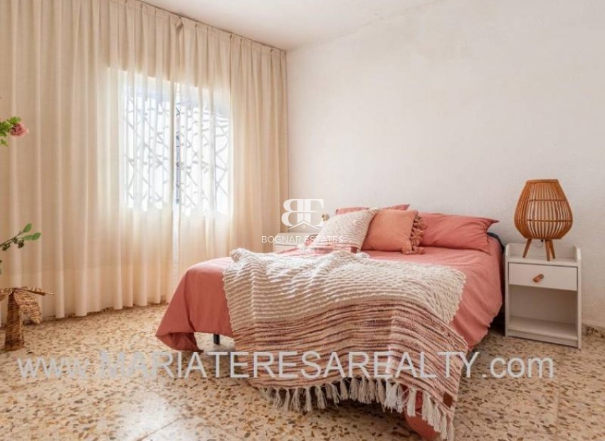 Resale - Villa -
Los Urrutias - Center