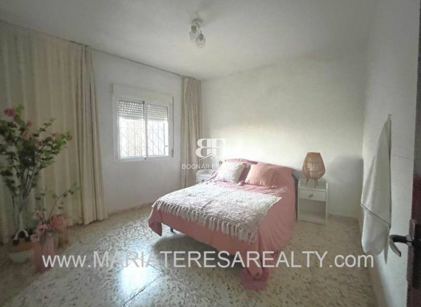 Resale - Villa -
Los Urrutias - Center