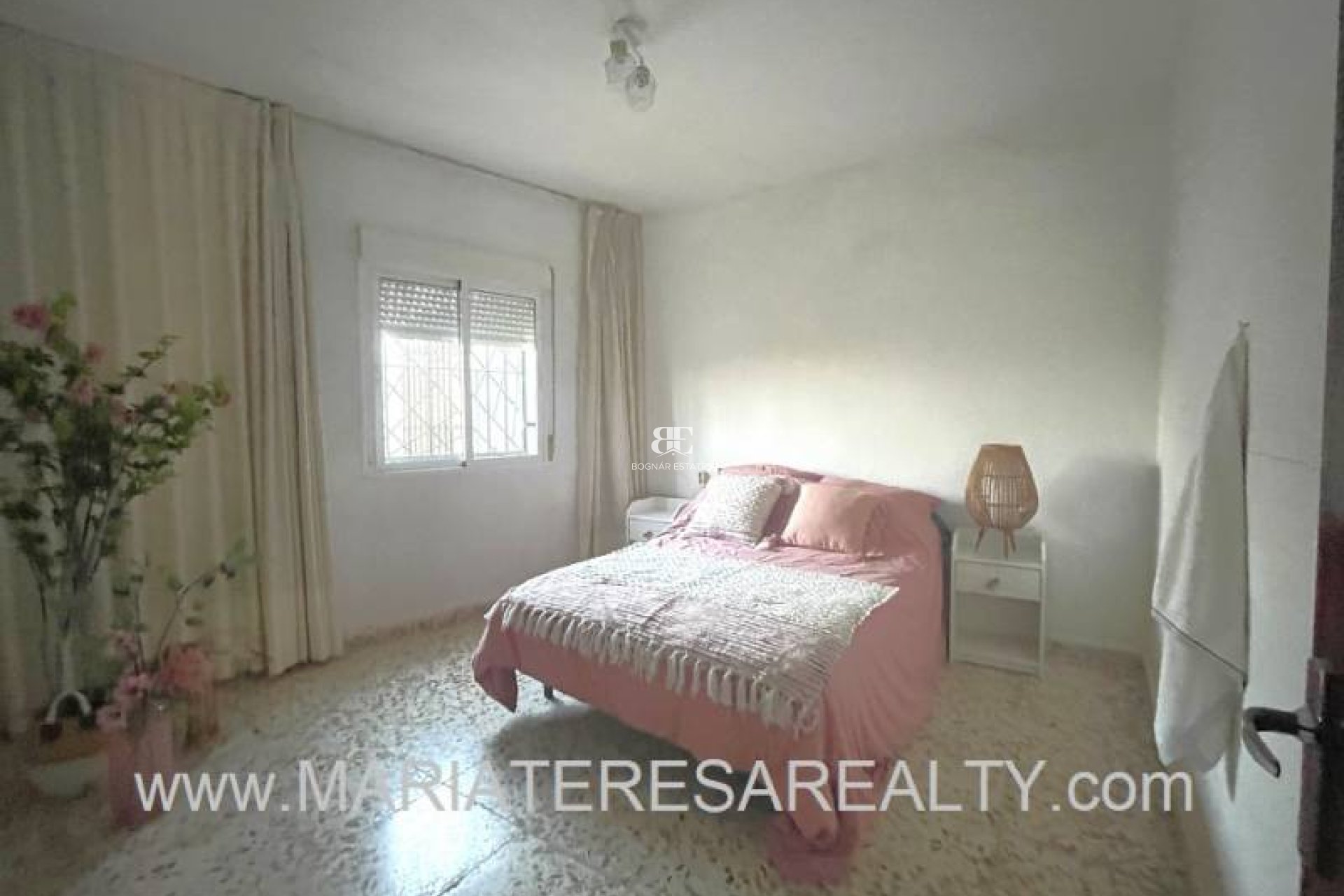 Resale - Villa -
Los Urrutias - Center