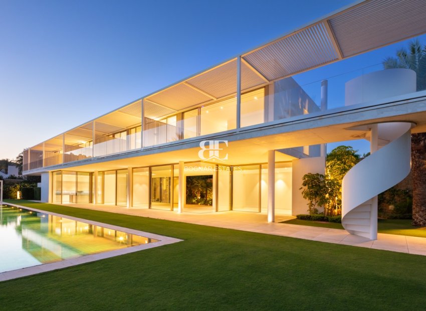Resale - Villa -
Malaga - Casares