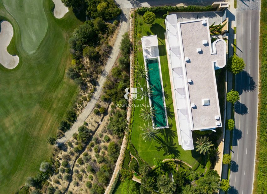 Resale - Villa -
Malaga - Casares