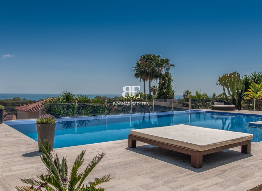 Resale - Villa -
Marbella - Elviria