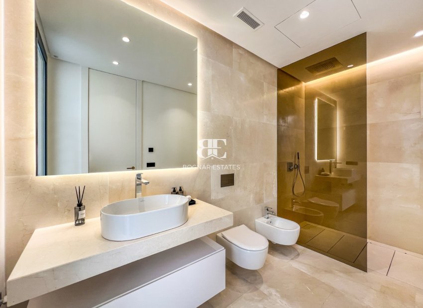 Resale - Villa -
Marbella - Golden Mile