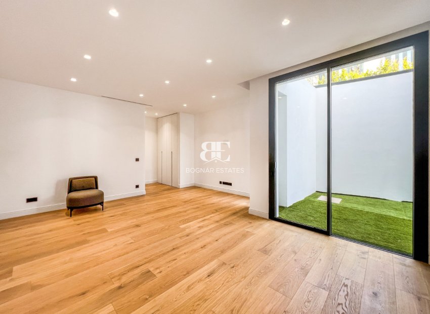 Resale - Villa -
Marbella - Golden Mile