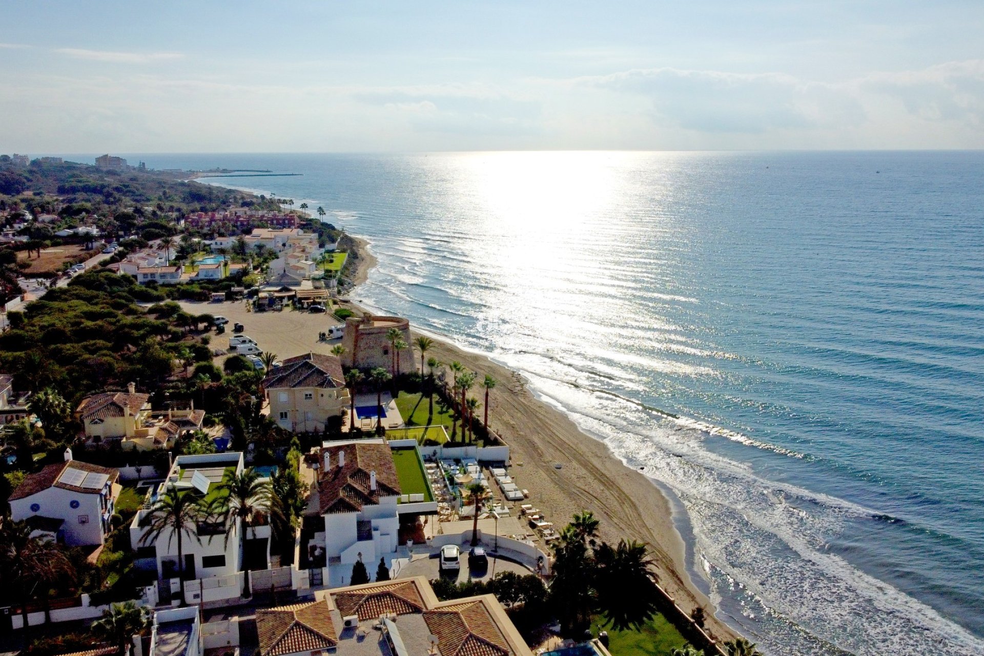 Resale - Villa -
Marbella - Las Chapas